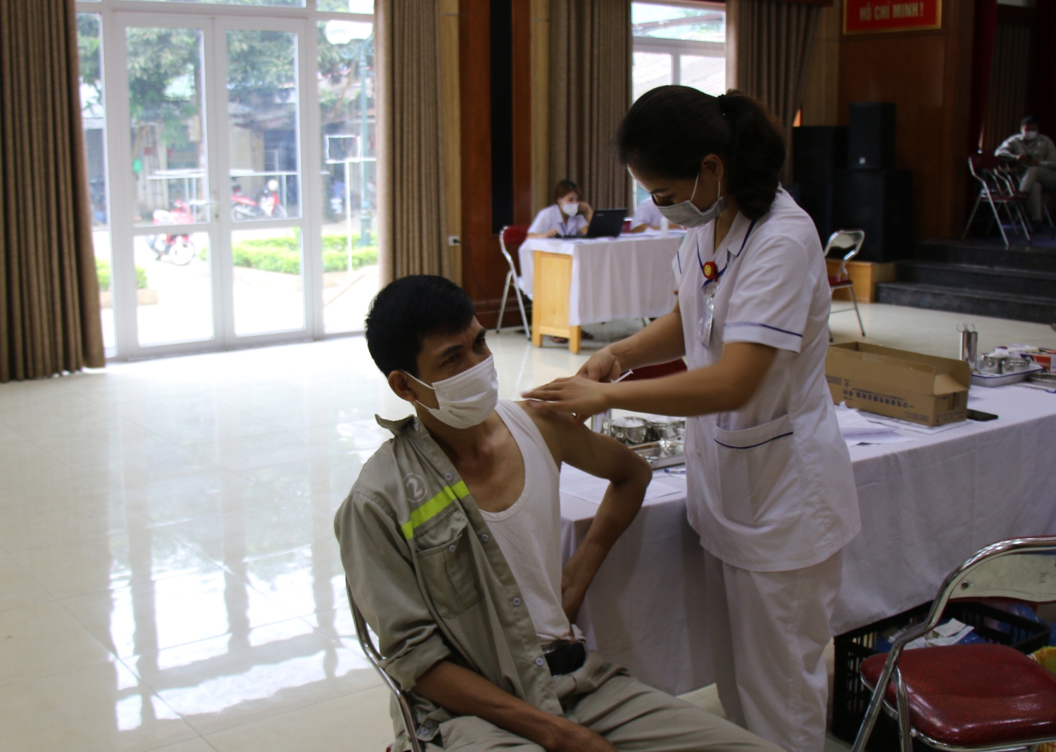 CHI NHÁNH MỎ TUYỂN ĐỒNG SIN QUYỀN, LÀO CAI - VIMICO  HOÀN THÀNH TIÊM ĐỦ 02 MŨI VACCINE CHO NGƯỜI LAO ĐỘNG